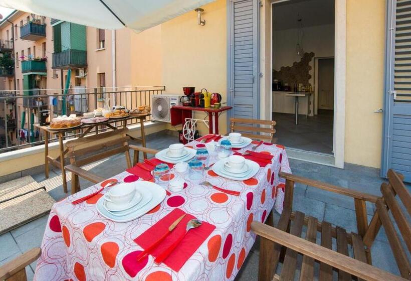 تختخواب و صبحانه Ramo Rosso Di Paolo Natalini