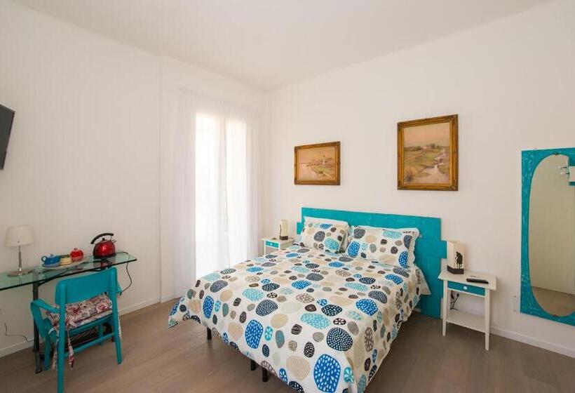 تختخواب و صبحانه Ramo Rosso Di Paolo Natalini