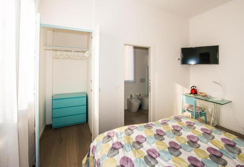 تختخواب و صبحانه Ramo Rosso Di Paolo Natalini