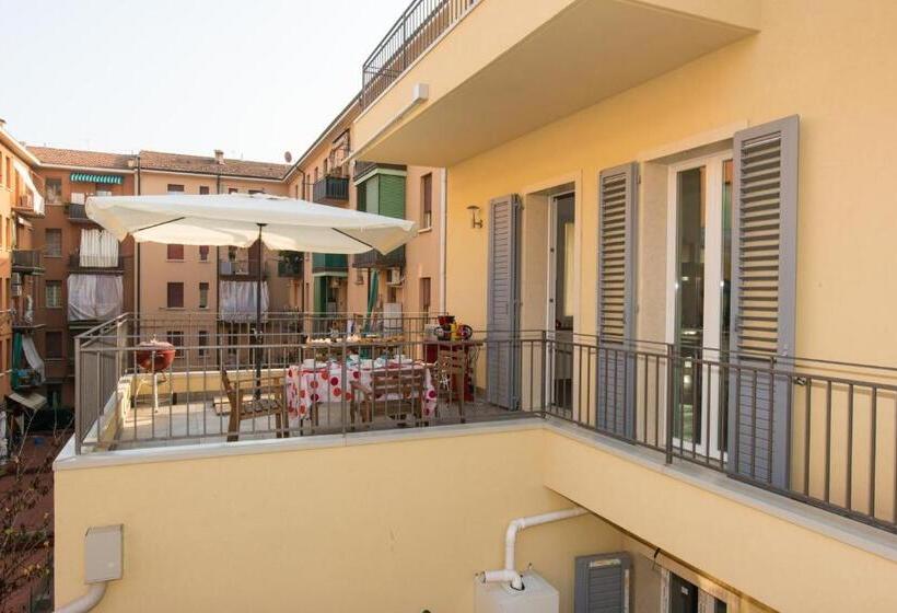 تختخواب و صبحانه Ramo Rosso Di Paolo Natalini