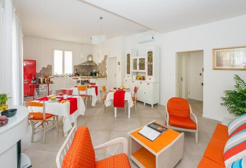 تختخواب و صبحانه Ramo Rosso Di Paolo Natalini