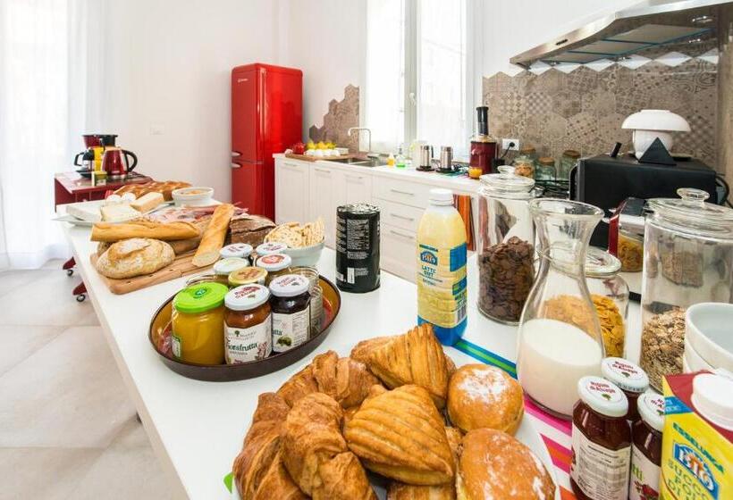 تختخواب و صبحانه Ramo Rosso Di Paolo Natalini