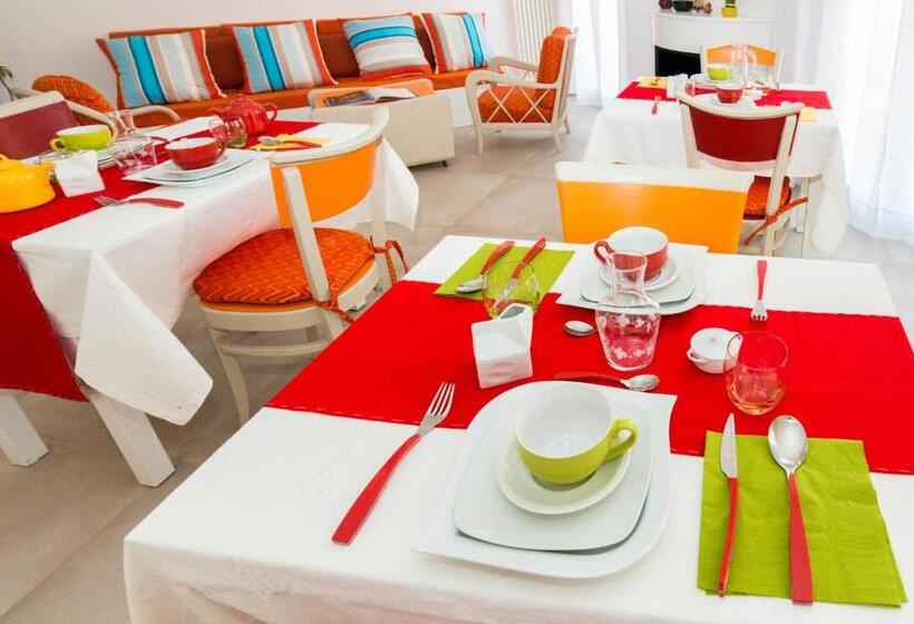 تختخواب و صبحانه Ramo Rosso Di Paolo Natalini