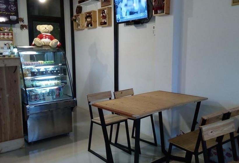 ベッドアンドブレックファースト Suratthani Airport Mini Hostel