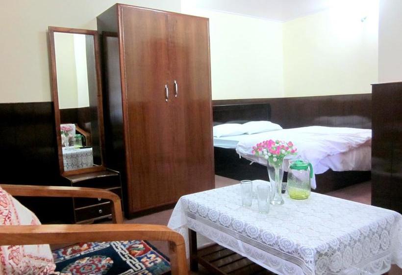 ホテル Sushanta Awaas