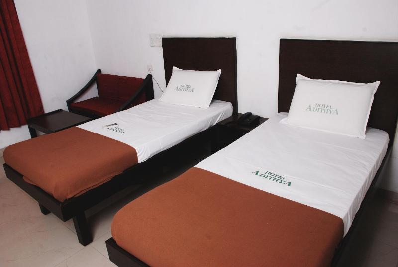酒店 Adithya