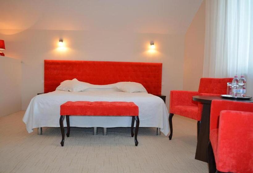 בית מלון כפרי Alexandra