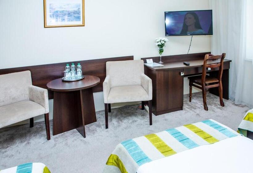 בית מלון כפרי Alexandra