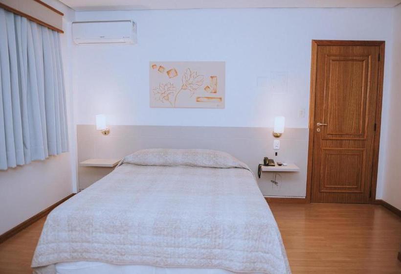 בית מלון כפרי Alphaville