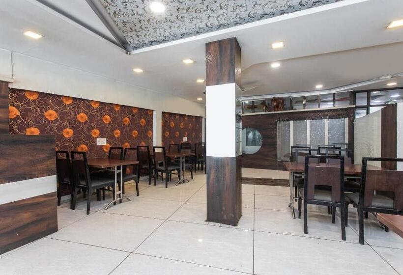 فندق Collection O 3767  Gopal Palace