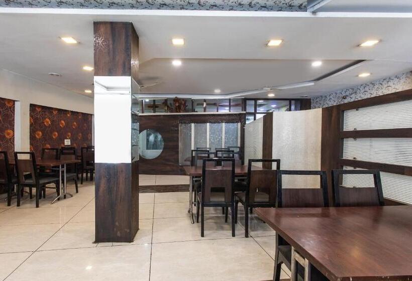 فندق Collection O 3767  Gopal Palace