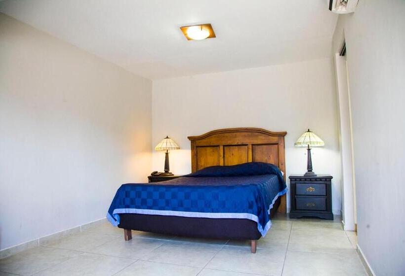 酒店 Cosmos Don Carlos