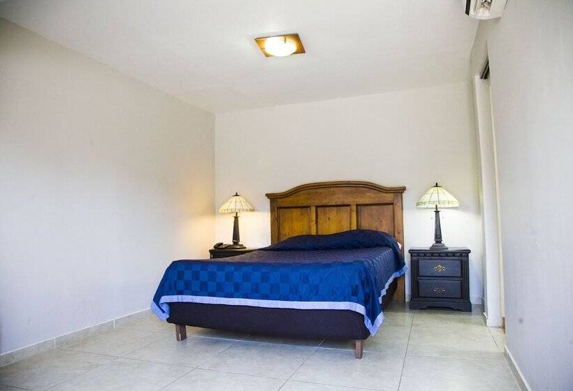 酒店 Cosmos Don Carlos