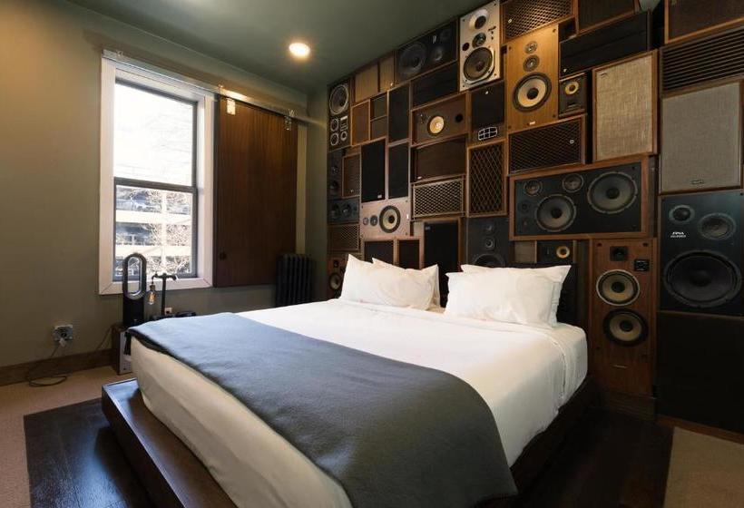 Crash Hotel Downtown Edmonton