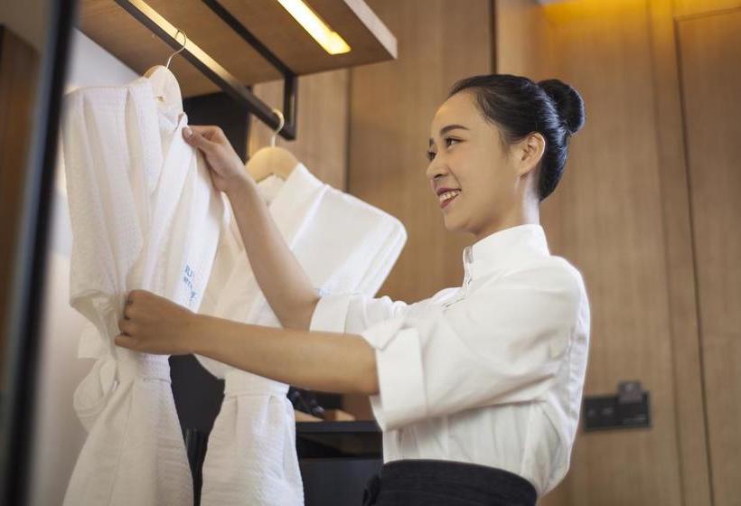 Отель Fairfield By Marriott Nanning Nanhu Park