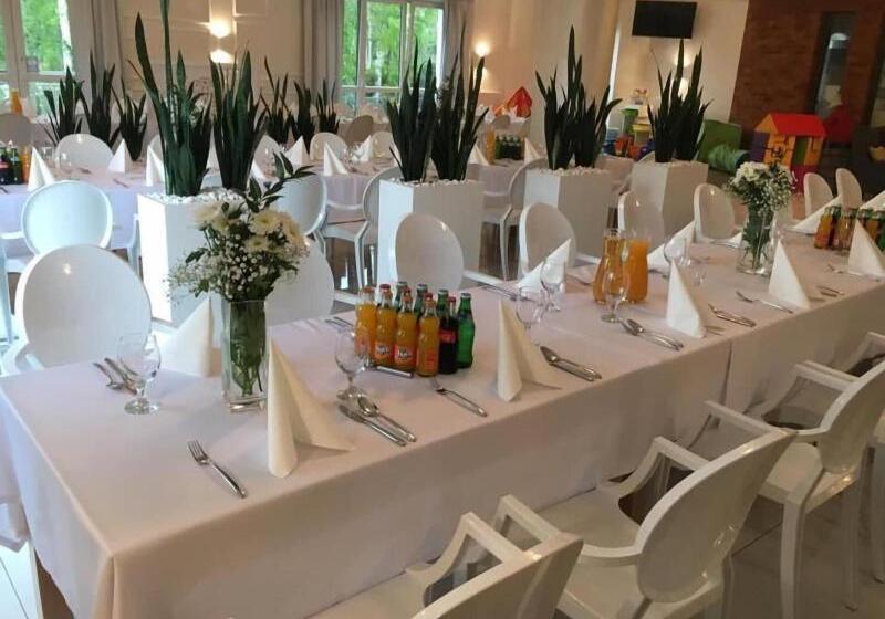 בית מלון כפרי Falcon