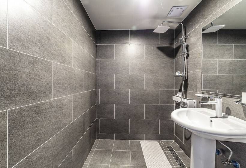 酒店 Gangneung Tourist