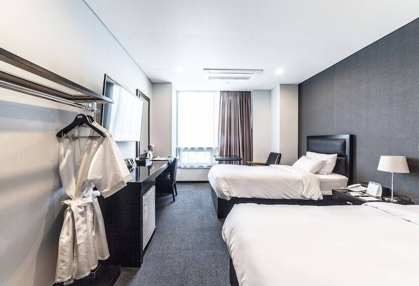 酒店 Gangneung Tourist