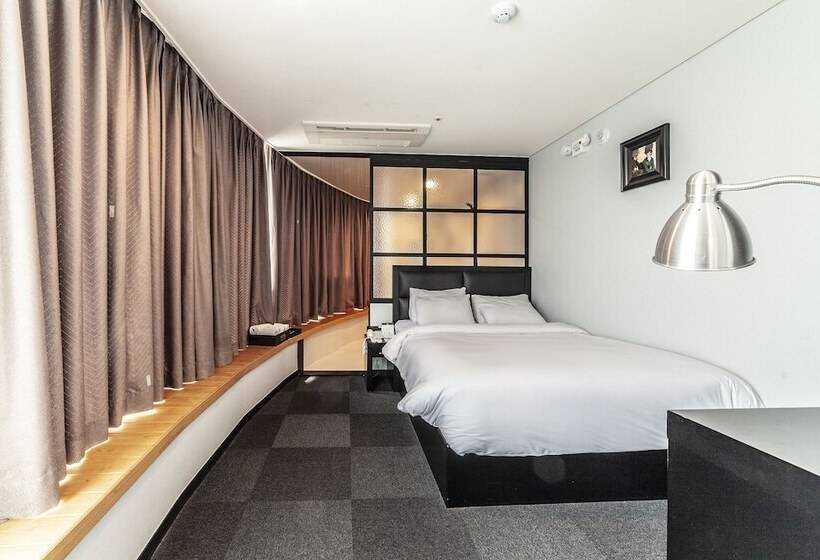 酒店 Gangneung Tourist