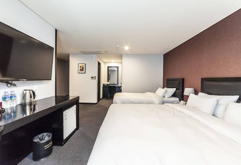 酒店 Gangneung Tourist