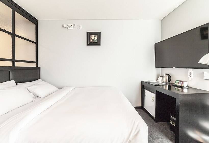 酒店 Gangneung Tourist