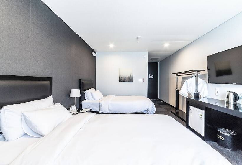 酒店 Gangneung Tourist