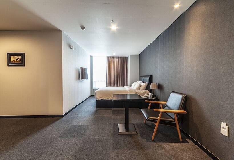 酒店 Gangneung Tourist