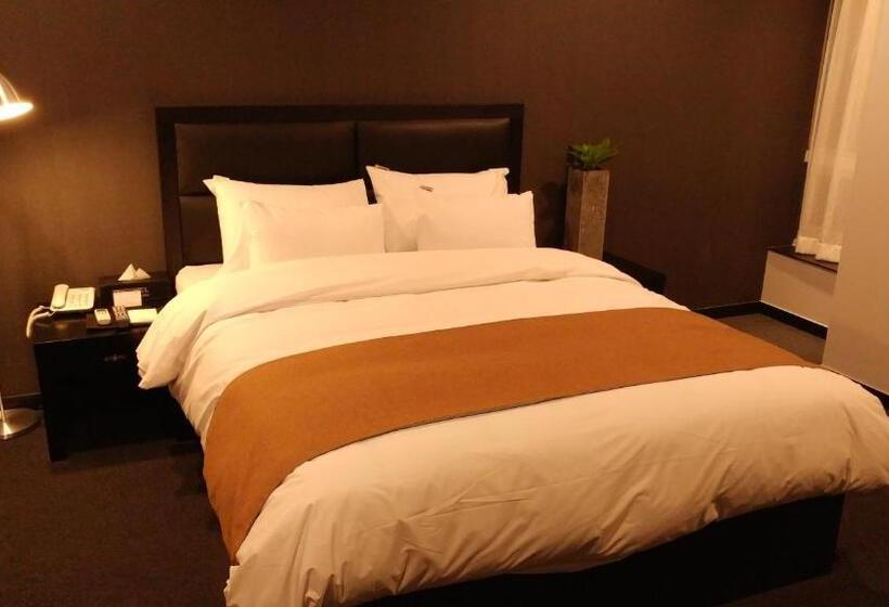 酒店 Gangneung Tourist