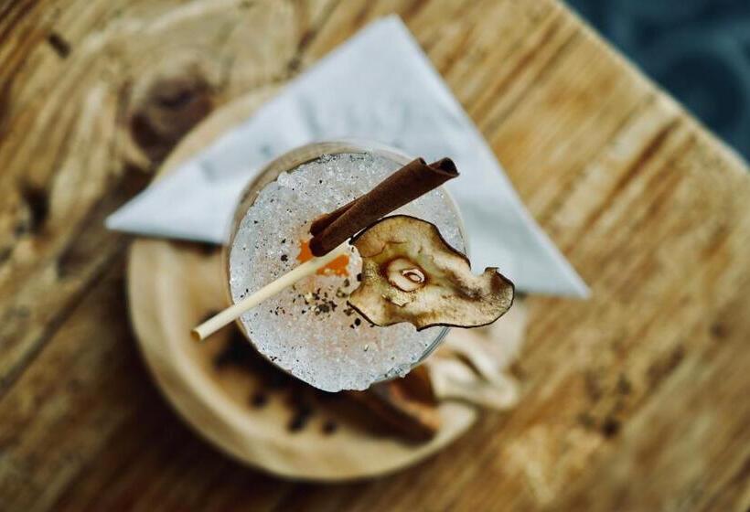 Отель Hôtel De Rougemont & Spa