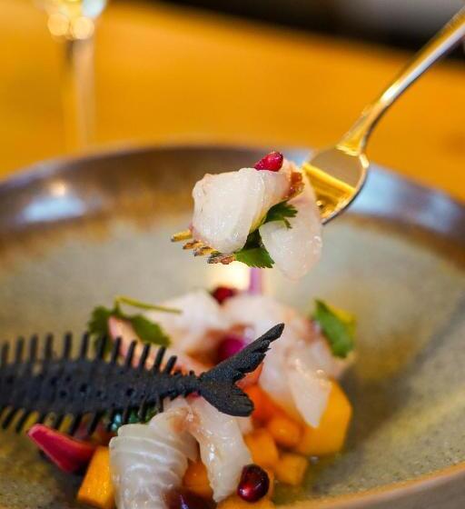 Отель Hôtel De Rougemont & Spa