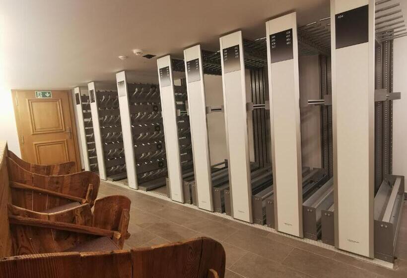 Отель Hôtel De Rougemont & Spa