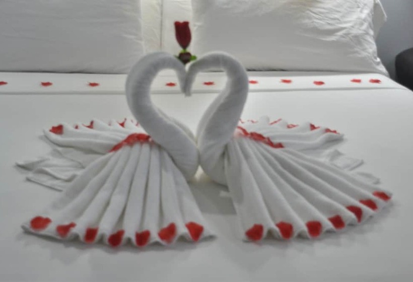 בית מלון כפרי Maya Bella Downtown