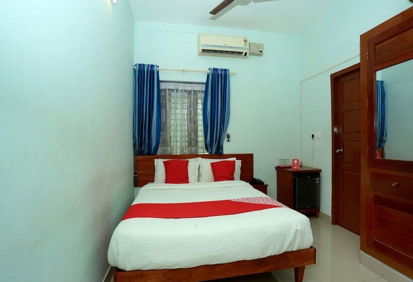 בית מלון כפרי Oyo Rooms Petttah Railway Station