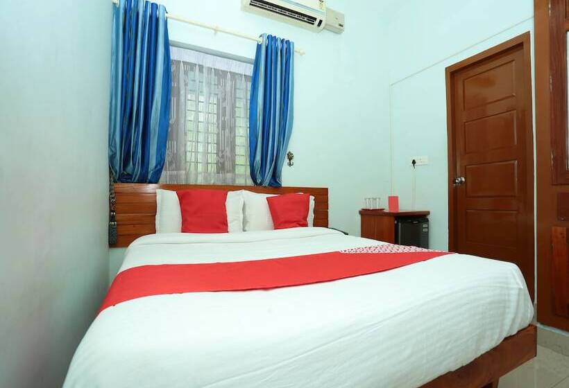 בית מלון כפרי Oyo Rooms Petttah Railway Station