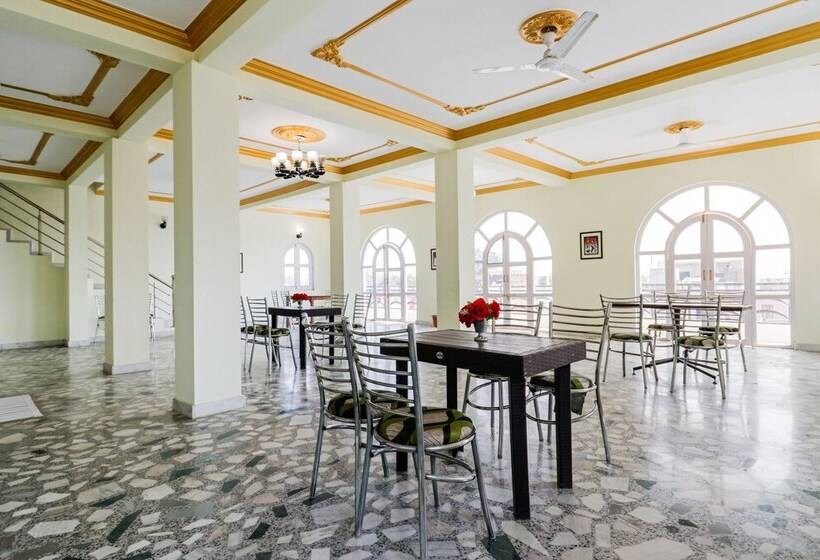 Отель Paradise Luxury Home Stay