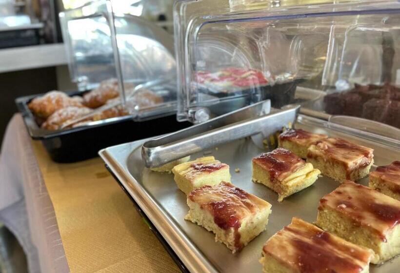 Отель Porto Del Sol