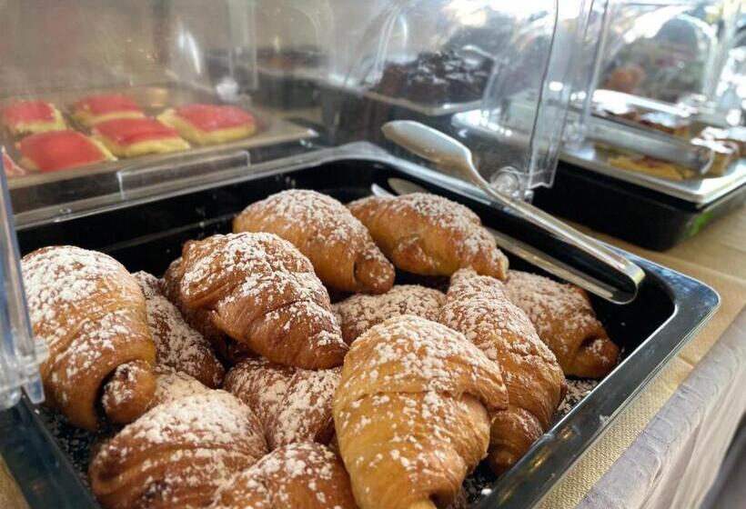 Отель Porto Del Sol