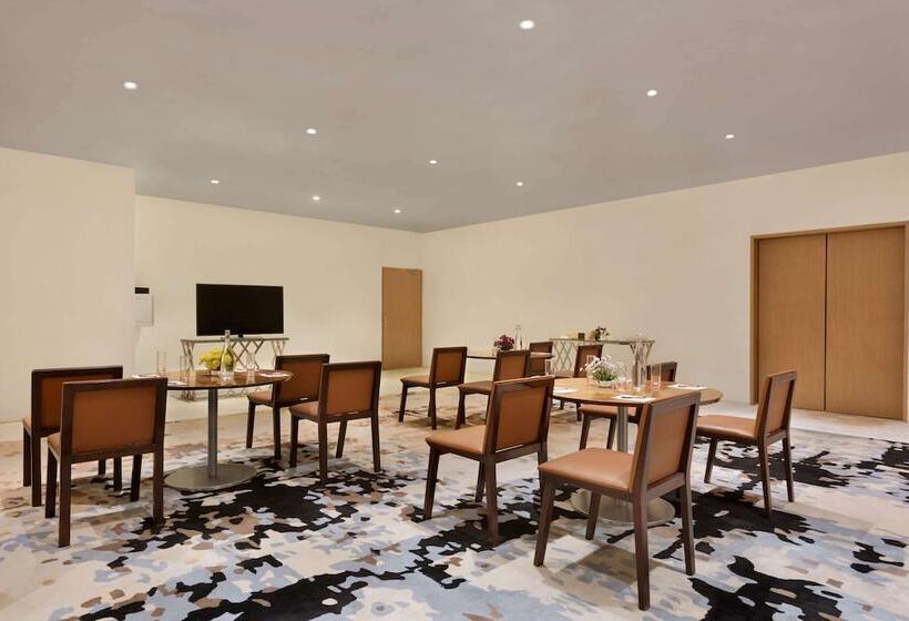 هتل Ramada By Wyndham Darjeeling Gandhi Road