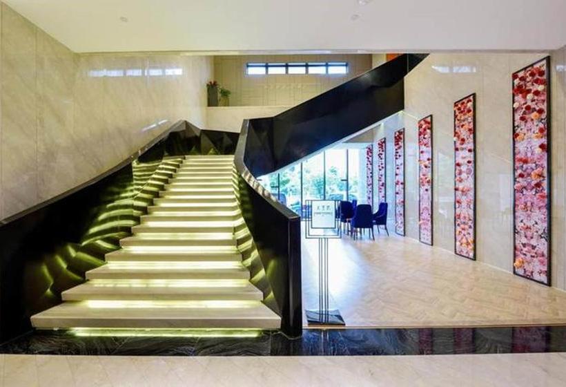 Hotel Ramada Wuhan Jianghan