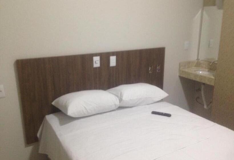 בית מלון כפרי Redentora Plaza