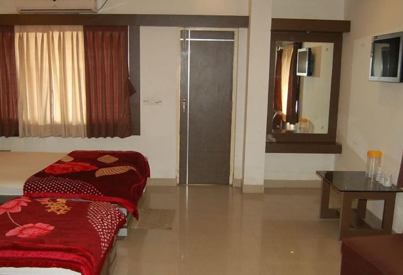 هتل Rohini International