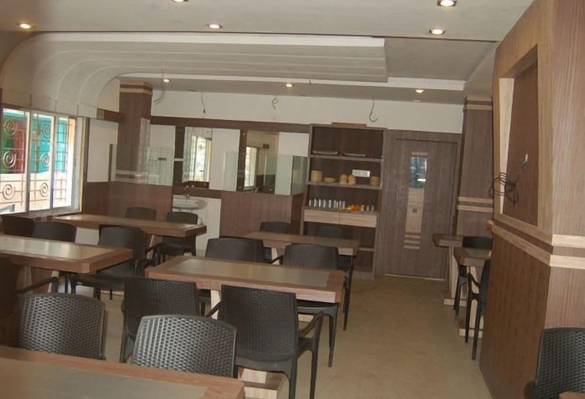 هتل Rohini International