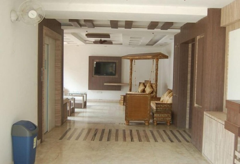 هتل Rohini International