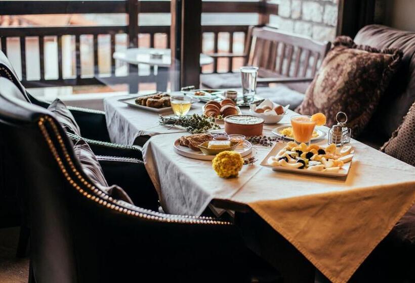 هتل Selestina Boutique