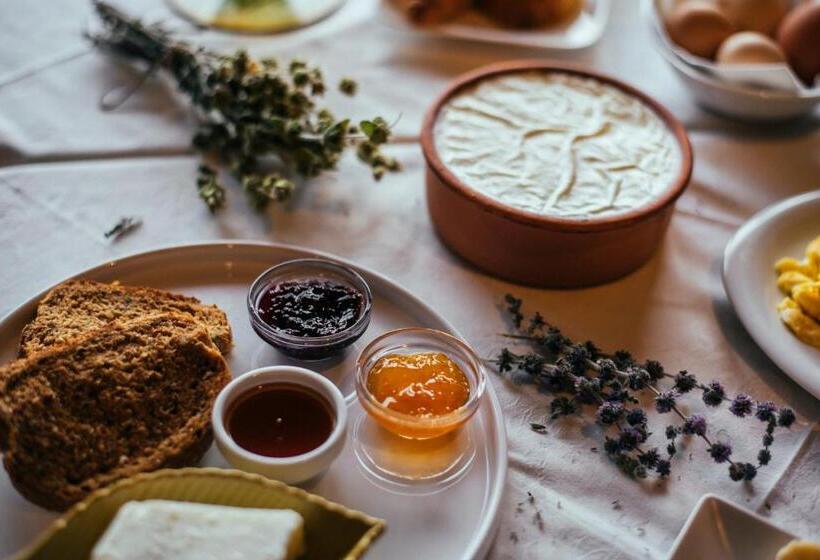 هتل Selestina Boutique