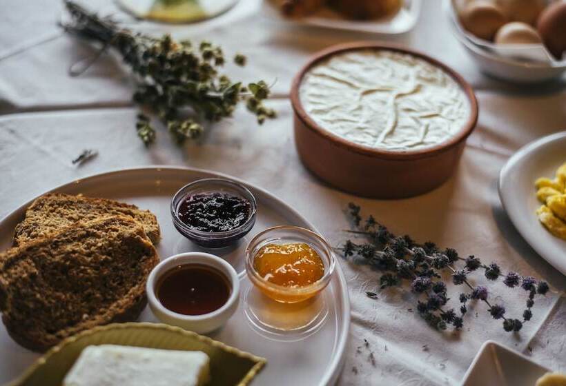 هتل Selestina Boutique