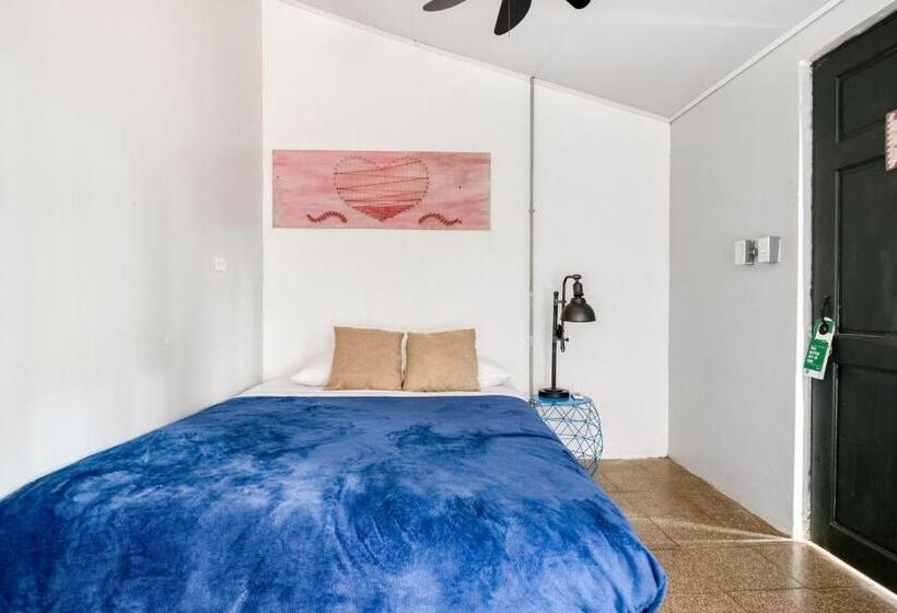 ホテル Selina Tamarindo