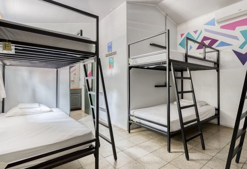 ホテル Selina Tamarindo