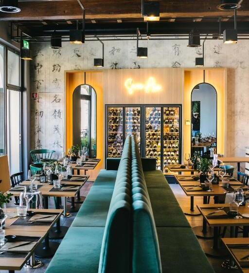 Отель Seven Boutique