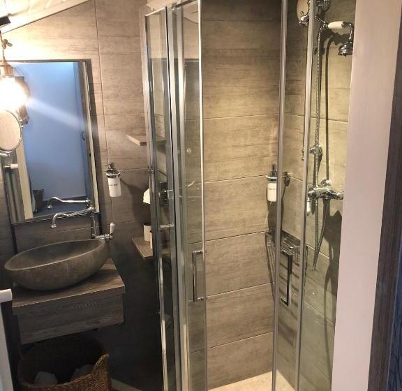 Отель Seven Boutique